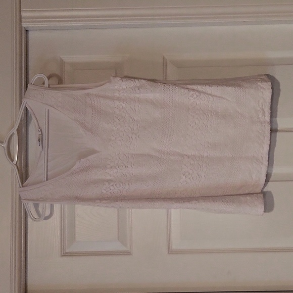 Ricki's white tank top - Picture 1 of 3